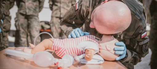 Żołnierze 2 LBOT szkolą się w Lublinie. Uczą się ratować życie w każdej sytuacji